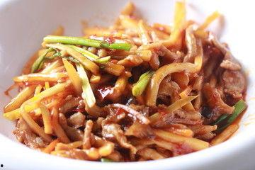 国产肉丝,传承美味，创新发展的民族美食传奇